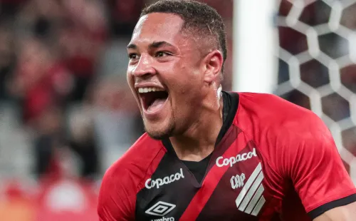 Foto: Robson Mafra/AGIF – Vitor Roque revelado pelo Cruzeiro e hoje no Athletico