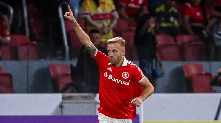 Foto: Maxi Franzoi/AGIF - O camisa 28 é o artilheiro do Gauchão 2023