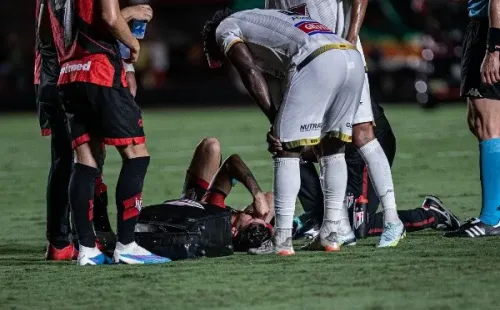 FotoIsabela Azine/AGIF – Araos foi prontamente atendido pelos médicos do Dragão