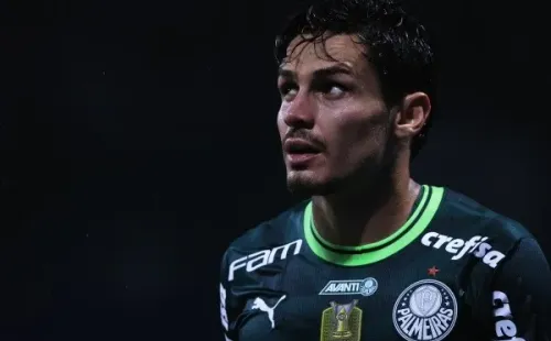 Foto: (Ettore Chiereguini/AGIF) - Veiga é o principal nome do meio-campo do Palmeiras