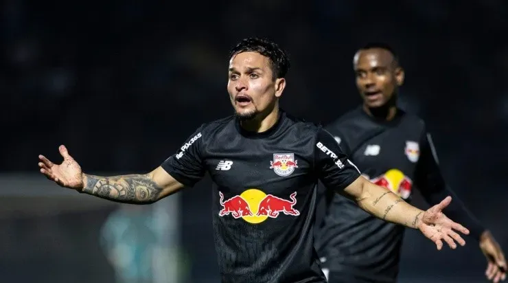 O Bragantino rejeitou a oferta do Palmeiras por Artur em 8 milhões de euros. Foto:Diogo Reis/AGIF