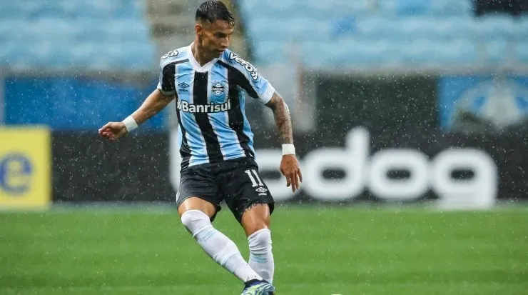 Foto: Pedro H. Tesch/AGIF - O atacante virou reserva do Grêmio em 2023