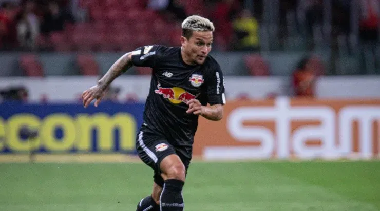 Artur continua na mira do Palmeiras. Foto:Maxi Franzoi/AGIF