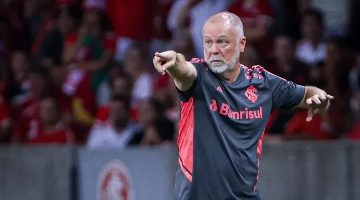 Foto: Maxi Franzoi/AGIF - O treinador ainda tem crédito com a direção do Inter