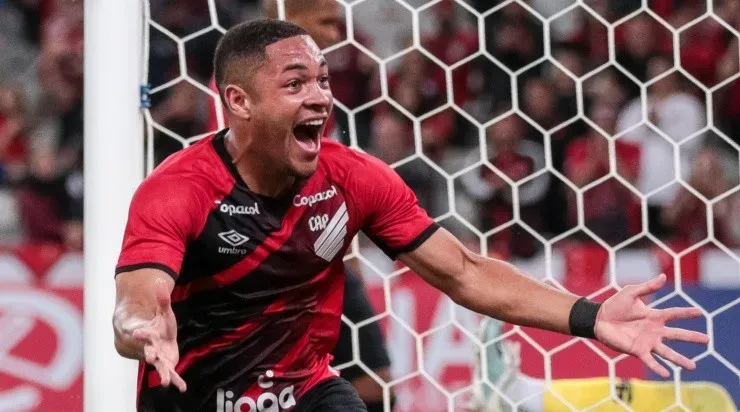 Vitor Roque está sendo sondado por muitos clubes da Europa. Foto:Robson Mafra/AGIF