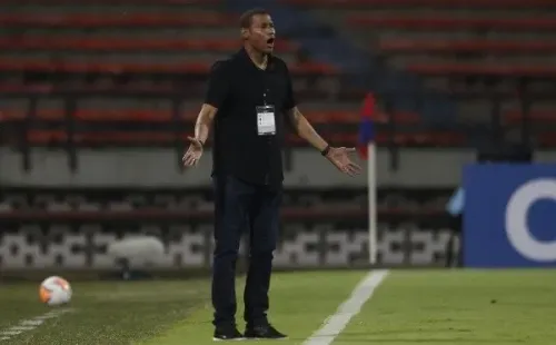 Luis Noriega – Pool/Getty Images – Treinador Noel Sanvicente