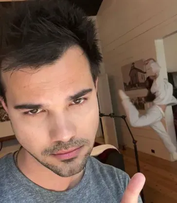 Taylor Lautner interpretou o lobisomem Jacob na saga cinematográfica Crepúsculo (Reprodução/Instagram/@taylorlautner)
