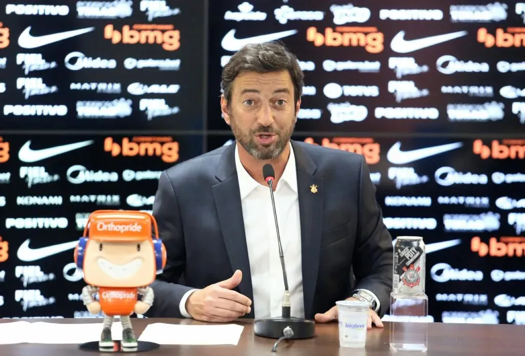 Duílio tem trunfo para trazer Rojas ao Corinthians. Foto: Agência Corinthians.