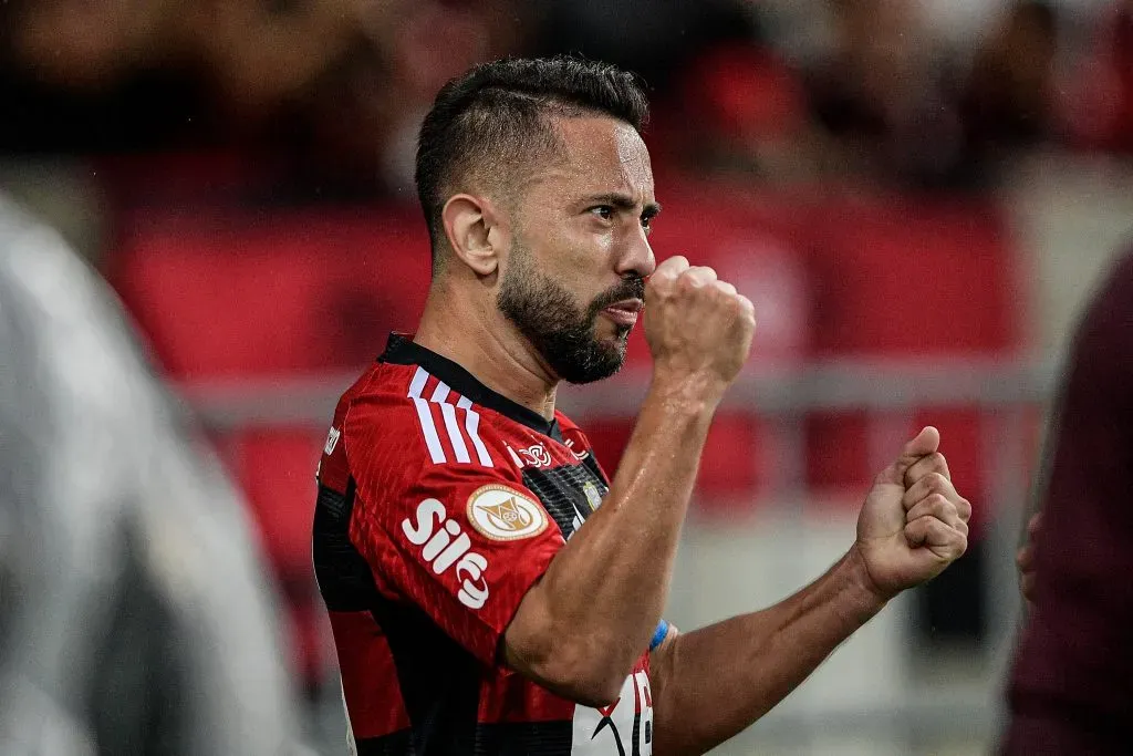 Foto: Thiago Ribeiro/AGIF – Camisa 7 ainda não foi procurado pelo Flamengo para renovação.