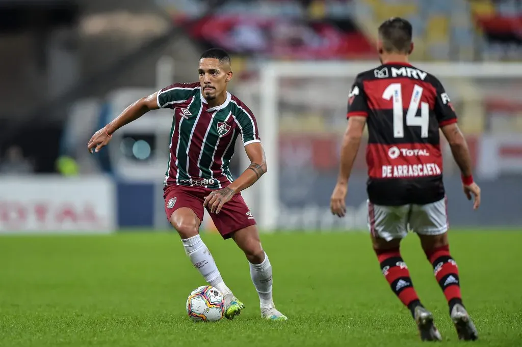 Foto: Thiago Ribeiro/AGIF – Gilberto voltou a interessar o Flamengo