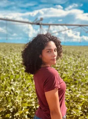 Bárbara Reis interpreta Aline em Terra e Paixão (Reprodução/Instagram/@barbaraareis)