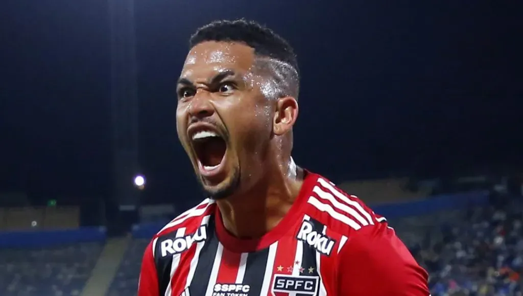 SANTIAGO, CHILE – JUNE 30: Luciano of Sao Paulo celebrates after scoring the third goal of his team during a match between Universidad Catolica and Sao Paulo as part of Copa CONMEBOL Sudamericana 2022 at Estadio Nacional de Chile on June 30, 2022 in Santiago, Chile. (Photo by Marcelo Hernandez/Getty Images)