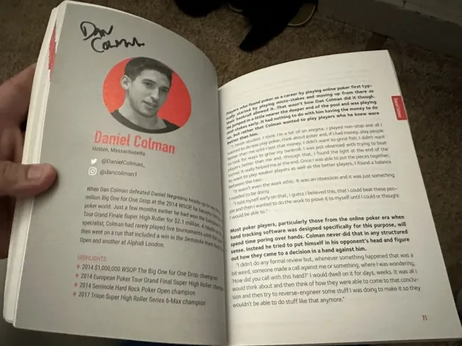 Livro autografado por Daniel Colman (Foto: Reprodução Twitter @ChadAHolloway)