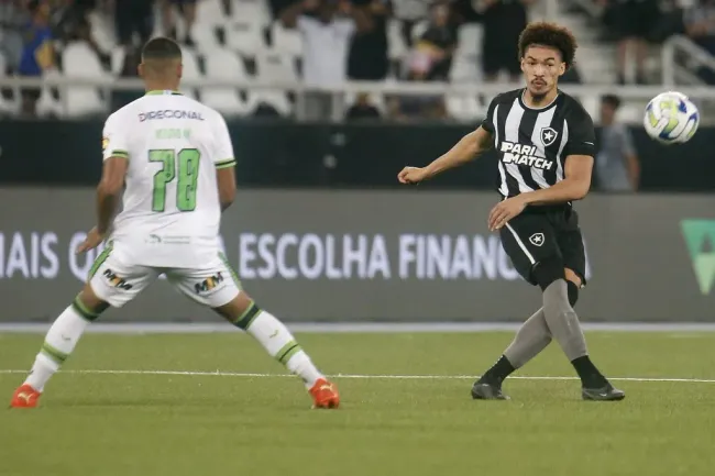 Foto: Vitor Silva/Botafogo – Adryelson fica no Botafogo