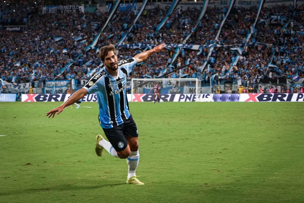 Foto: Maxi Franzoi/AGIF – Lucas Silva em ação durante o estadual.