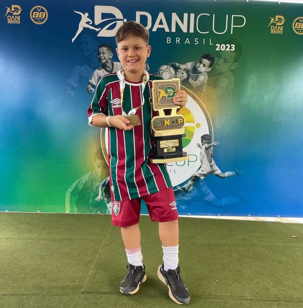 “Parabéns, meu filho! É importante começar a gostar de vencer desde cedo. Virão muitas outras conquistas!”