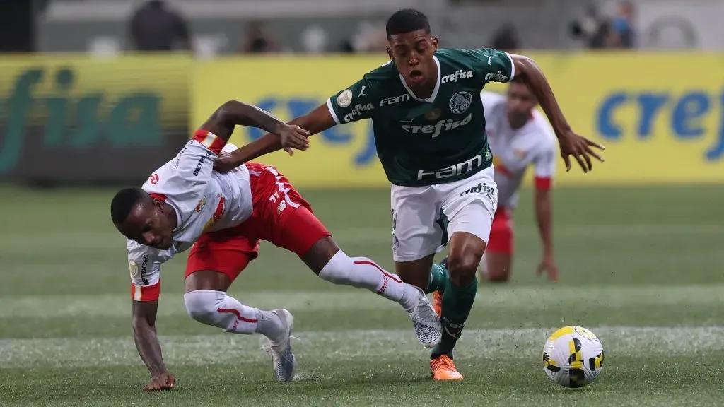 Foto: Cesar Greco – Vanderlan é o reserva imediato de Piquerez na lateral esquerda do Palmeiras