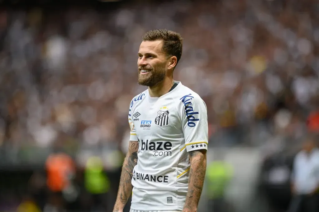 MG – BELO HORIZONTE – 27/08/2023 – BRASILEIRO A 2023, ATLETICO-MG X SANTOS – Lucas Lima jogador do Santos durante partida contra o Atletico-MG no estadio Arena MRV pelo campeonato Brasileiro A 2023. Foto: Alessandra Torres/AGIF