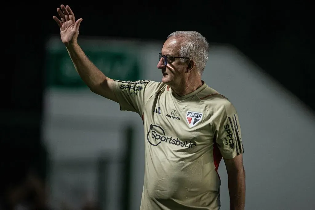 Foto: Isabela Azine/AGIF – GO – GOIANIA – 18/10/2023 – Dorival Júnior durante partida contra o Goiás no estádio da Serrinha pelo campeonato Brasileiro.