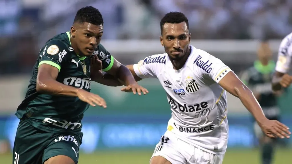 Foto: Marcello Zambrana/AGIF – Lucas Braga em ação contra o Palmeiras