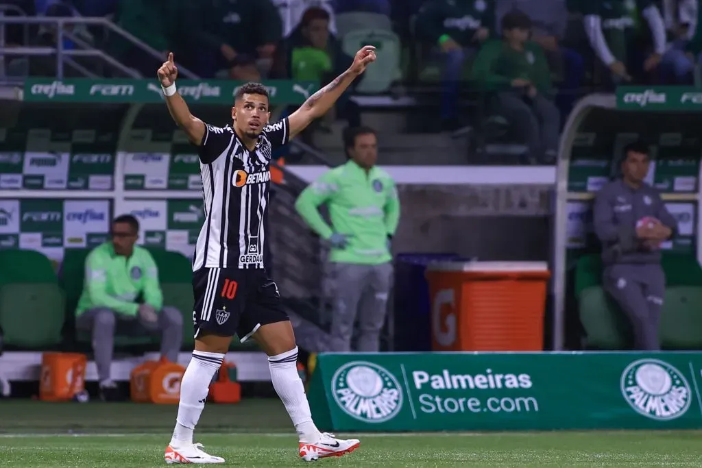 SP – SAO PAULO – 19/10/2023 – BRASILEIRO A 2023, PALMEIRAS X ATLETICO-MG – Paulinho jogador do Atletico-MG comemora seu gol durante partida contra o Palmeiras no estadio Arena Allianz Parque pelo campeonato Brasileiro A 2023. Foto: Marcello Zambrana/AGIF