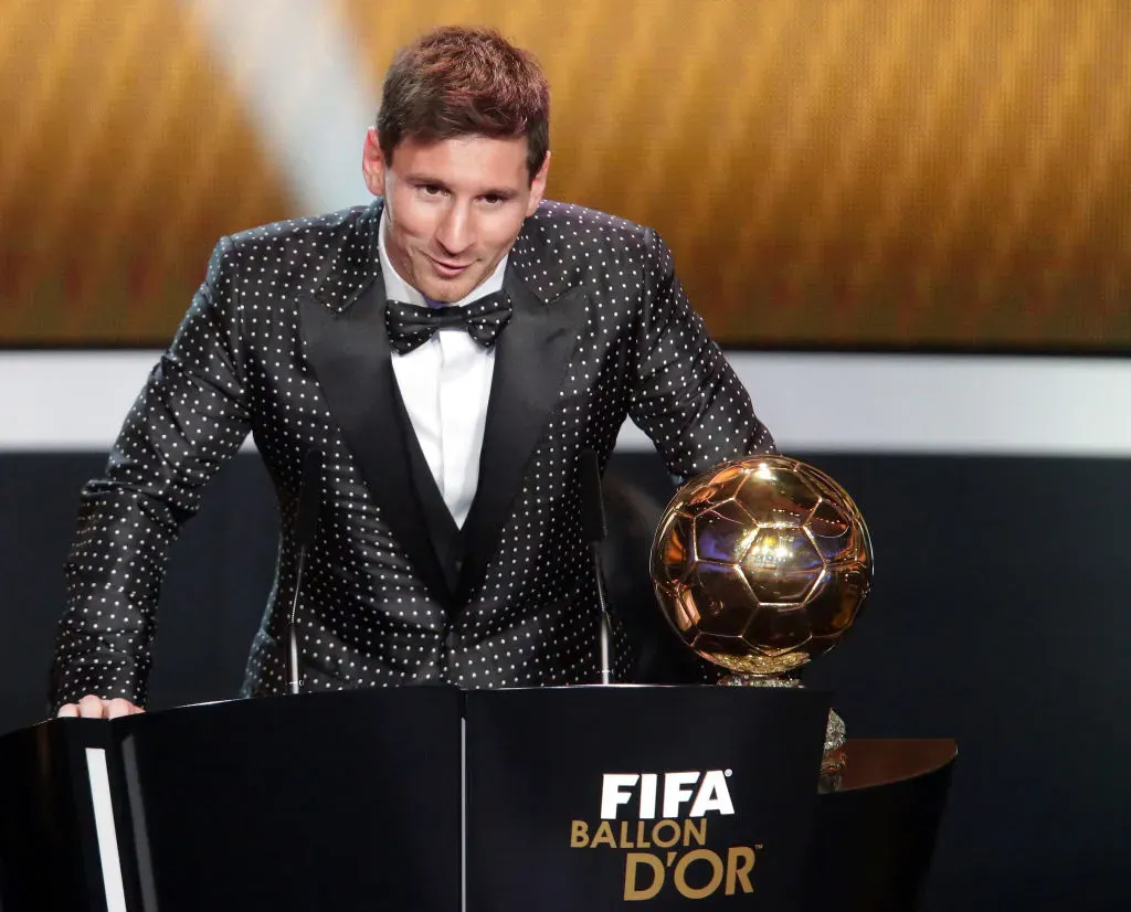 ZURICH, SWITZERLAND – JANUARY 07: Lionel Messi of Argentina receives the FIFA Ballon d’Or 2012 trophy on January 7, 2013 in Zurich, Switzerland. (Photo by Christof Koepsel/Getty Images)