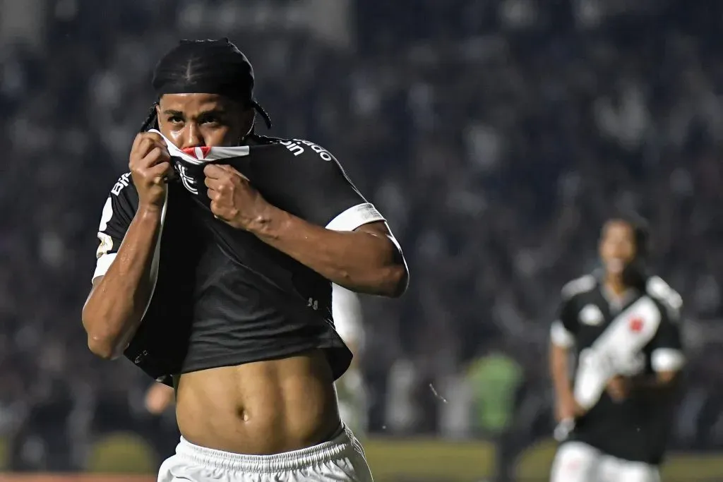 Andrey Santos comemorando gol pelo Vasco – Foto: Thiago Ribeiro/AGIF