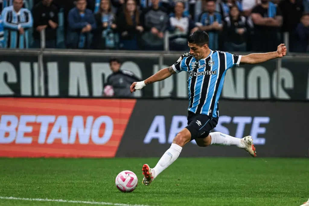 Suárez prepara sua saída – Foto: Maxi Franzoi/AGIF