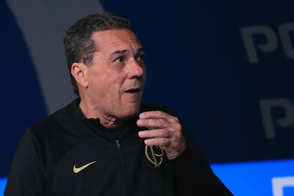 Vanderlei Luxemburgo, ex-Corinthians, está livre no mercado e foi sugerido por pessoas de dentro do Botafogo – Foto: Ettore Chiereguini/AGIF