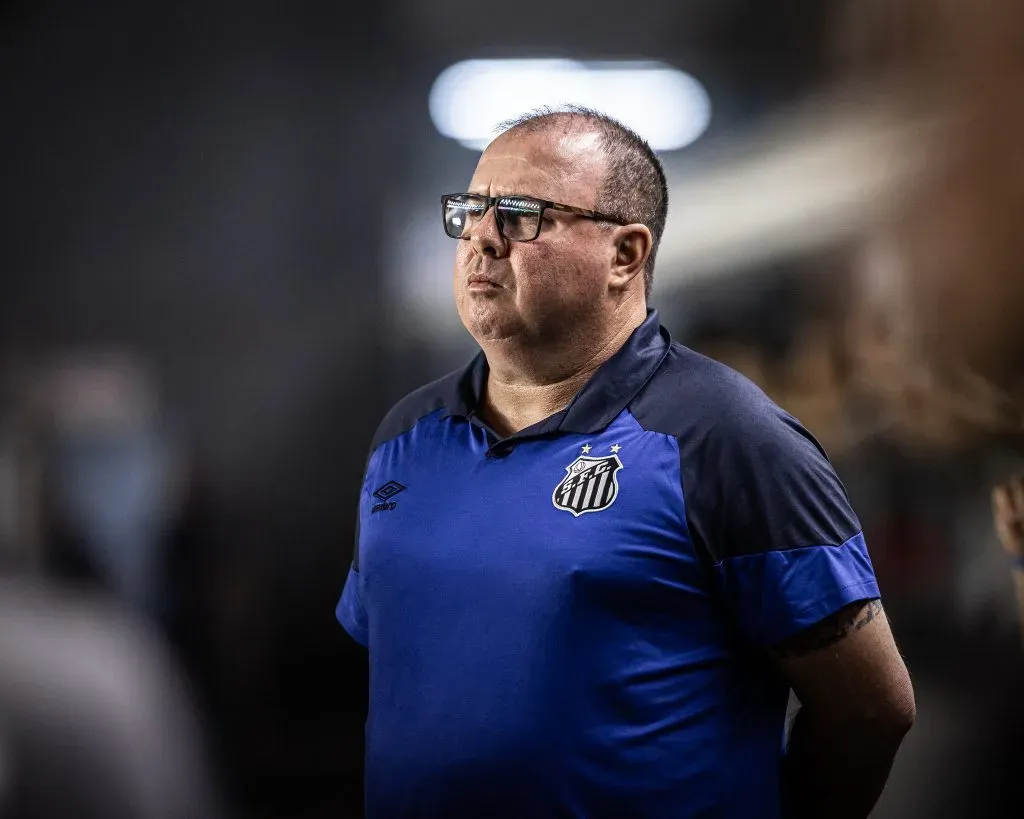 O técnico Marcelo Fernandes substituiu Soteldo, mas achando que estava apenas preservando o camisa 10, depois, o problema estourou – Foto: Raul Baretta/ Santos FC.