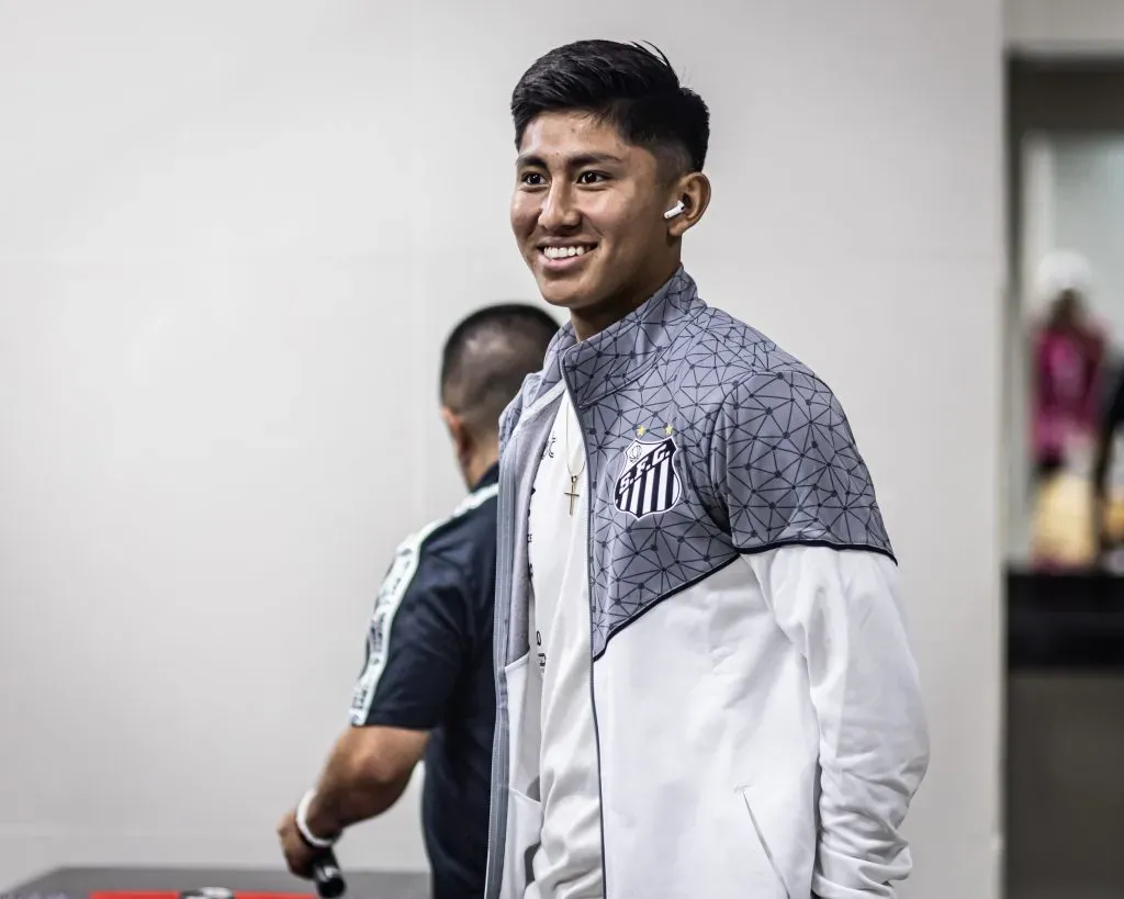 Miguelito voltou a ser relacionado para o time principal do Santos – Foto: Raul Baretta/Santos FC