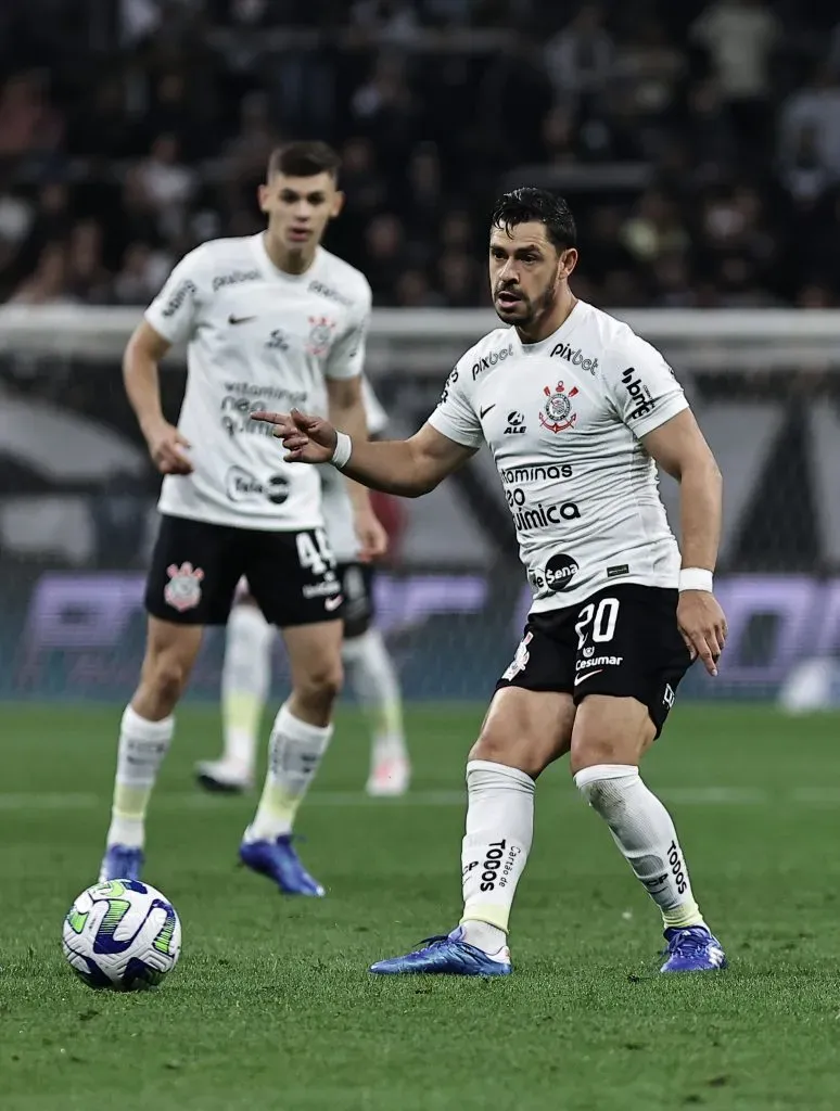 Giuliano jogador do Corinthians durante partida contra o Athletico-PR no estadio Arena Corinthians pelo campeonato Brasileiro A 2023. Fabio Giannelli/AGIF