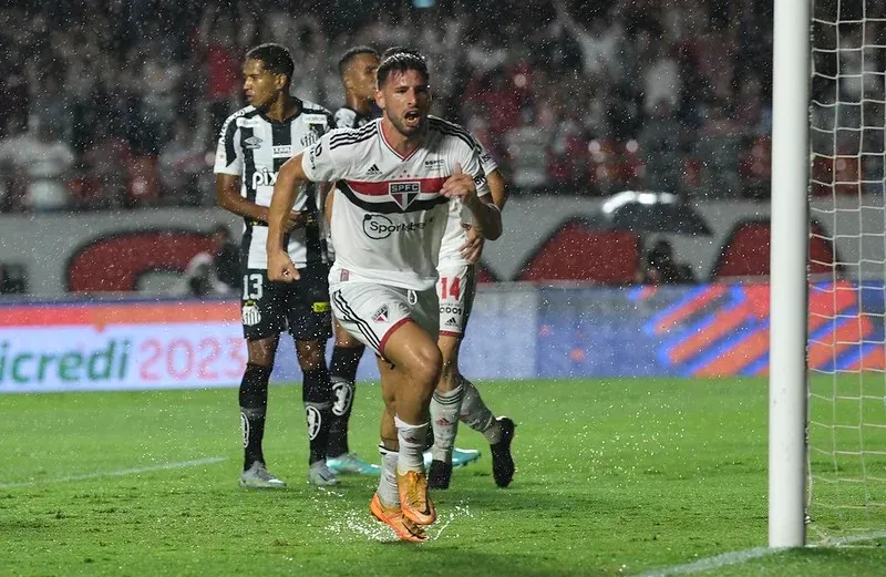 Calleri foi o destaque da vitória no primeiro turno
