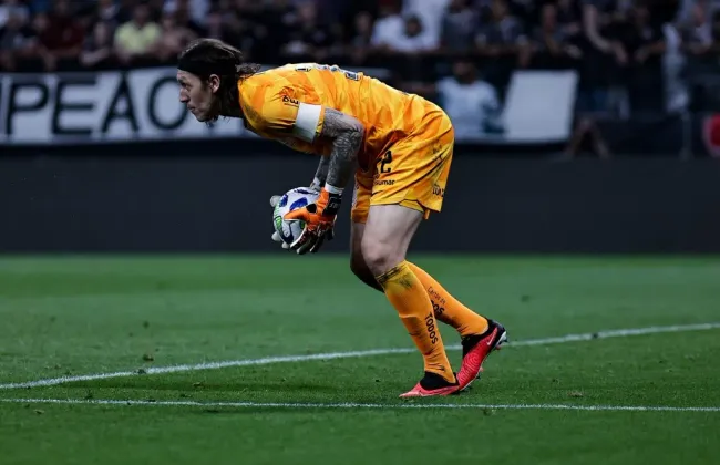 Foto: Fabio Giannelli/AGIF – Cássio protagonizou lance curioso em jogo do Corinthians contra o Atlético-MG