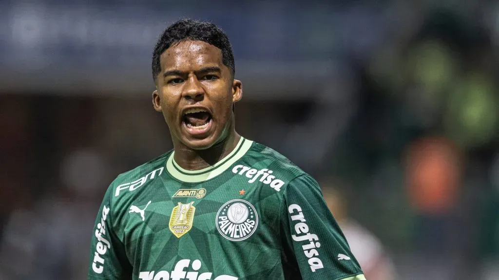 Endrick vem sendo o grande nome do Palmeiras na arrancada. Foto: Abner Dourado/AGIF