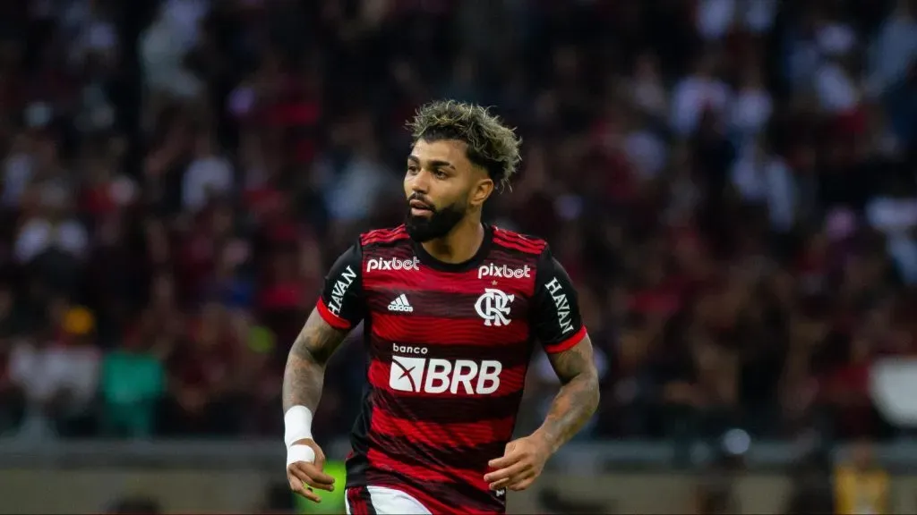 Gabigol com a camisa do Flamengo. Foto: Fernando Moreno/AGIF