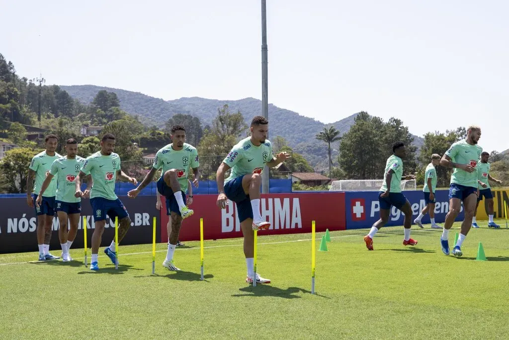 Seleção Brasileira em treino preparatório para jogo contra a Colômbia pelas Eliminatórias da Copa do Mundo – Fotos: Joilson Marconne/CBF/ Flickr CBF Oficial