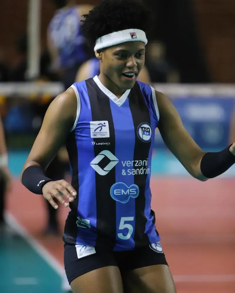 Karen, de 21 anos, uma das promessas de Pinheiros para a Superliga. Reprodução/Instagram oficial de Karen Beatriz