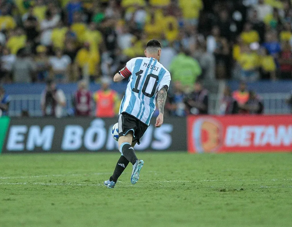 Foto: Jhony Pinho/AGIF – Messi esteve apagado no clássico
