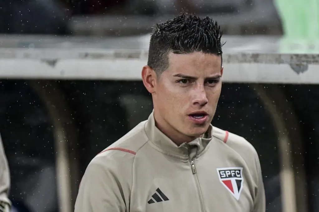 James Rodriguez jogador do Sao Paulo durante partida contra o Flamengo no estadio Maracana pelo campeonato Brasileiro A 2023. Foto: Thiago Ribeiro/AGIF
