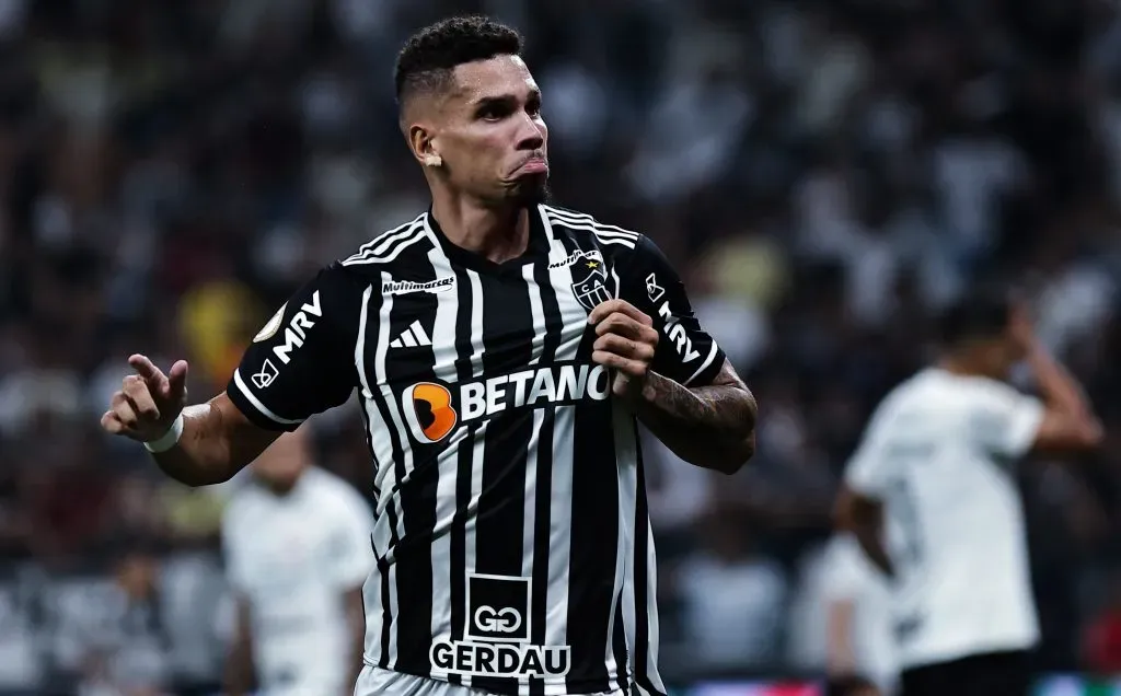 Paulinho é o artilheiro do Brasileirão com a camisa do Galo (Foto: Fabio Giannelli/AGIF)
