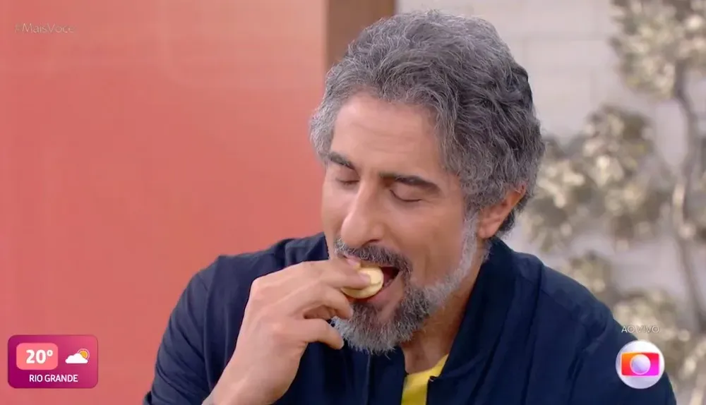 Marcos Mion fugiu da dieta e experimentou um pão de queijo no Mais Você – Foto: Reprodução/TV Globo