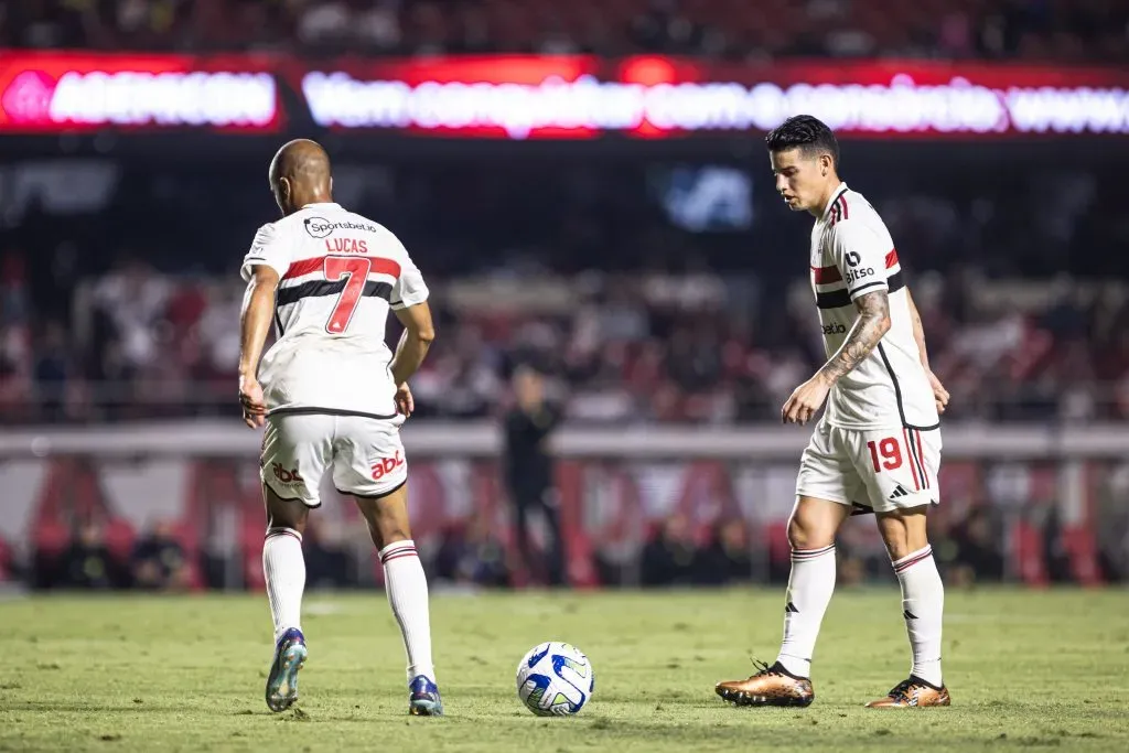 Lucas Moura e James Rodríguez no jogo diante do Cuiabá. Foto: Abner Dourado/AGIF