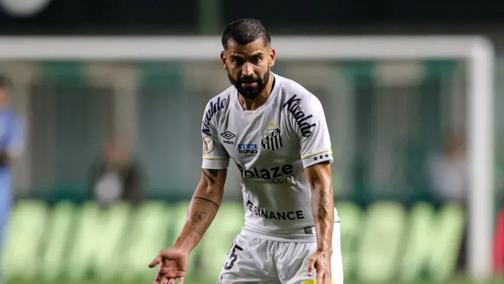 Tomás Rincón pelo Santos. Foto: Gilson Lobo/AGIF