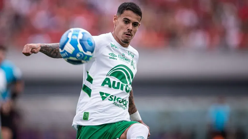 Lucas Freitas jogando pela Chapecoense