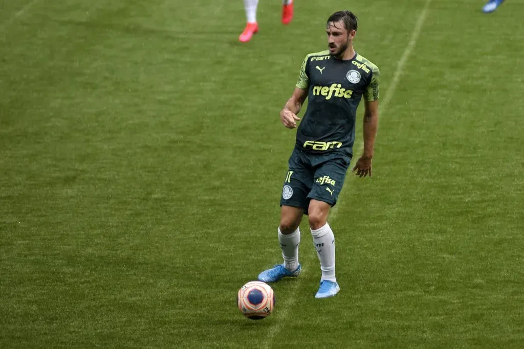 Matias Vina durante sua passagem pelo Palmeiras. Foto: Bruno Ulivieri/AGIF