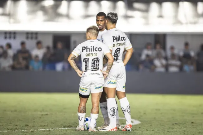  Jogadores do Santos no clássico contra o São Paulo Foto: Abner Dourado/AGIF
