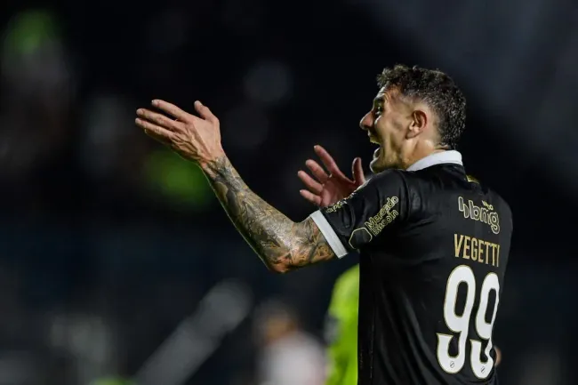 Vegetti jogador do Vasco . Foto: Thiago Ribeiro/AGIF