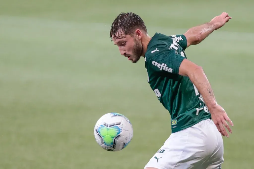 Matías Viña jogando pelo Palmeiras – Foto: Marcello Zambrana/AGIF