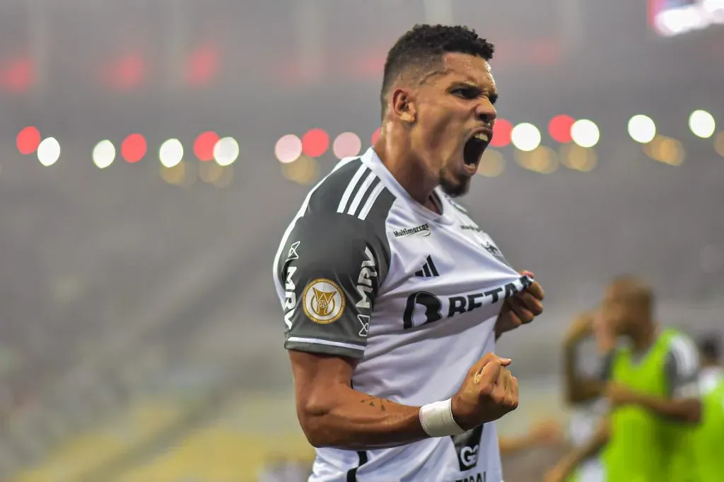 Paulinho comemorando mais um gol pelo Galo. Foto: Thiago Ribeiro/AGIF